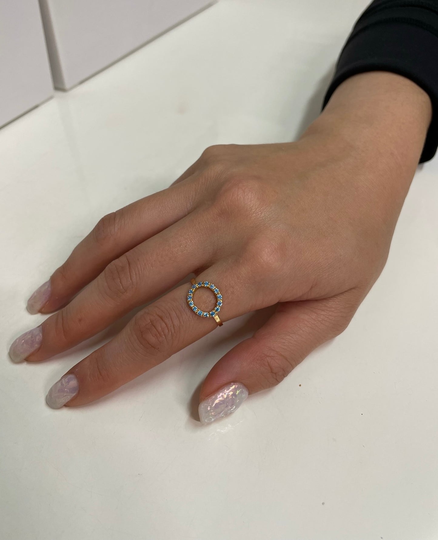 Oval-Shaped Aquamarine 18k Gold Ring