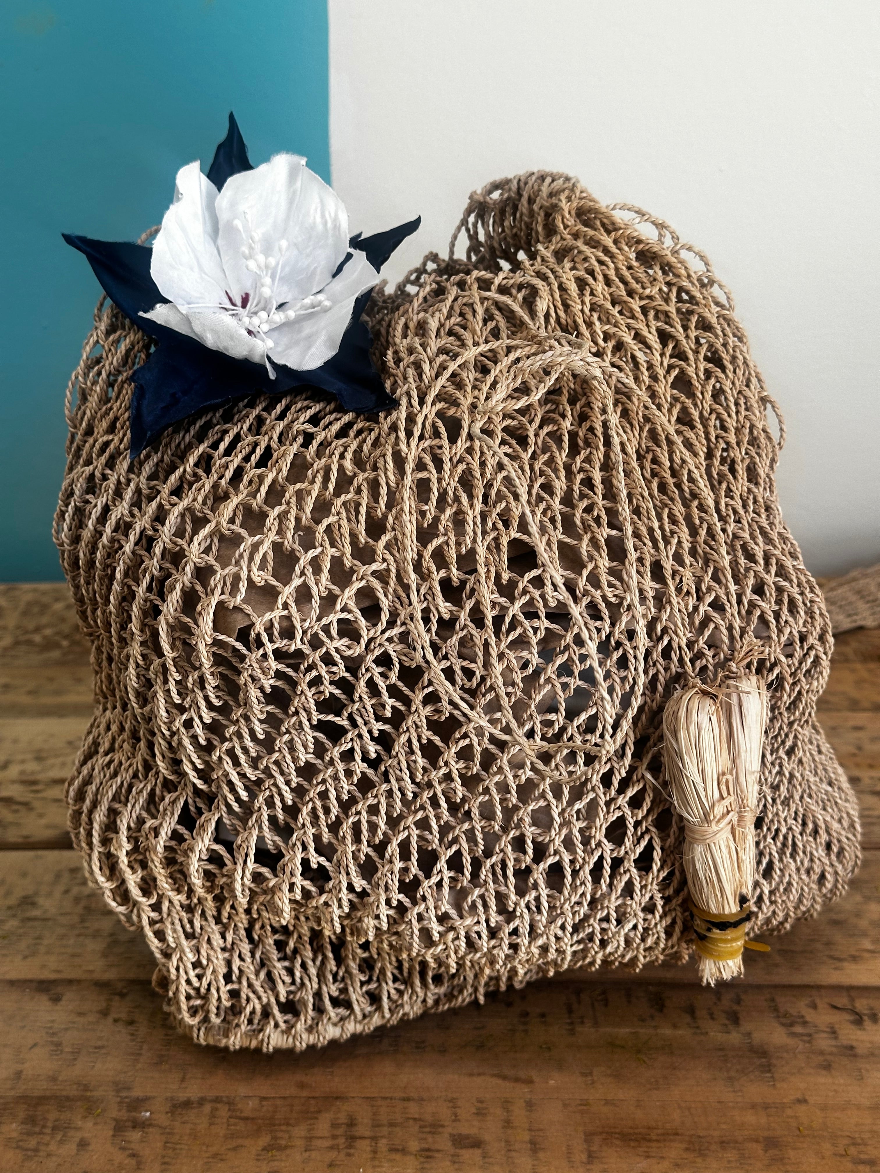 Natural raffia tote bag