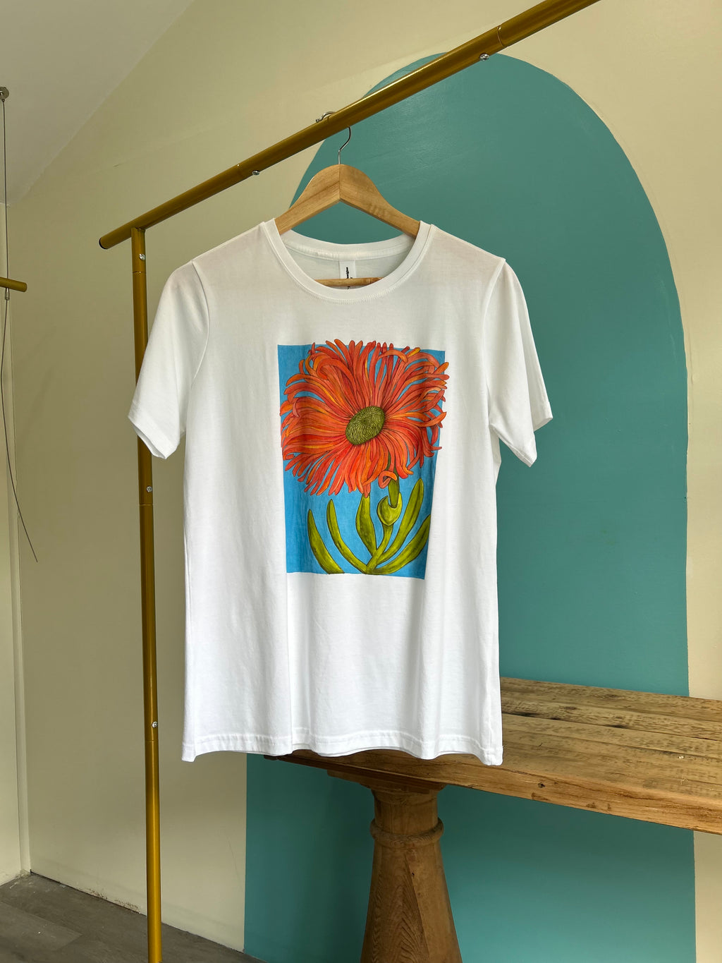 White daisy flower T-shirt
