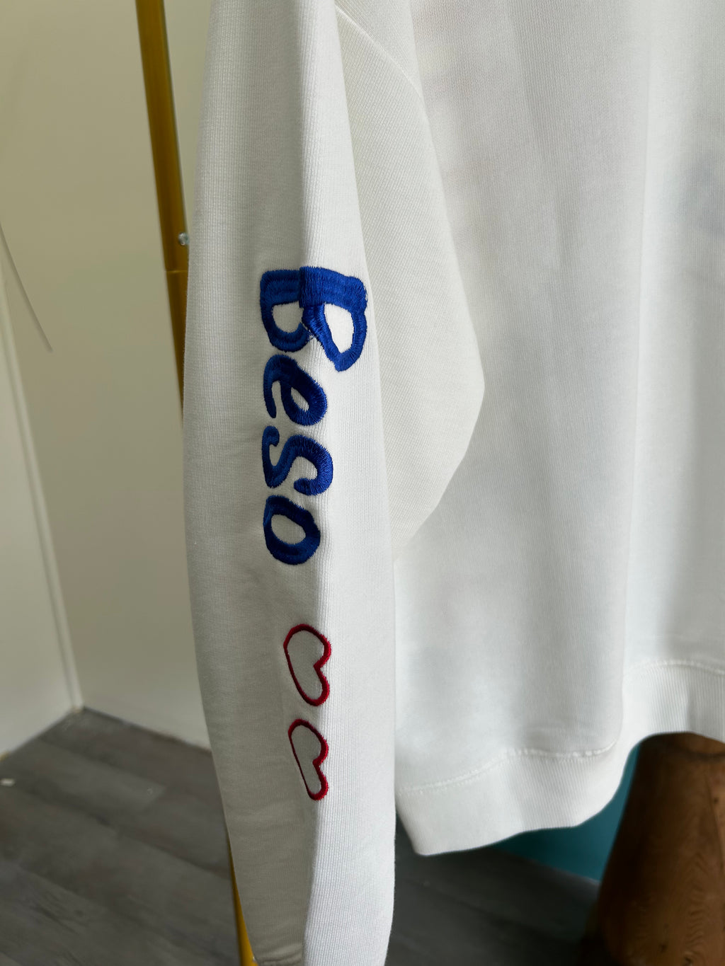 "B" colorful embroidered sweater